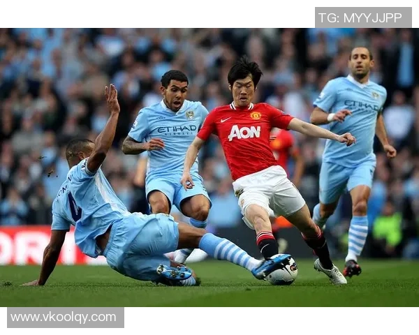 韩国足球明星朴智星的传奇之路与对足球的热爱与奉献